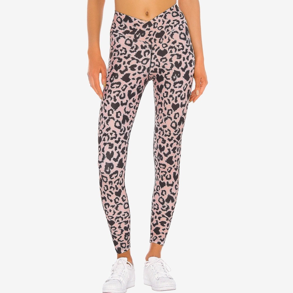 Beach Riot Cara Leggings Size M Baby Pink Cheetah Print Yoga Gym Athleisure - Picture 3 of 4